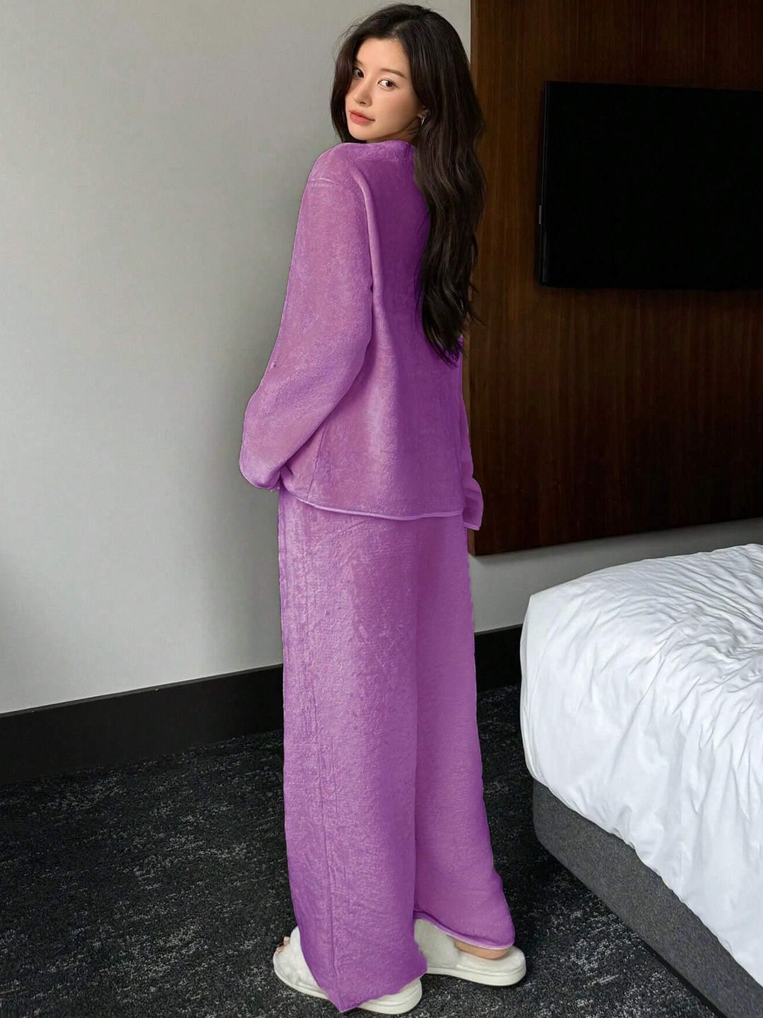 Velvet V-Neck Long Sleeves Night Suit