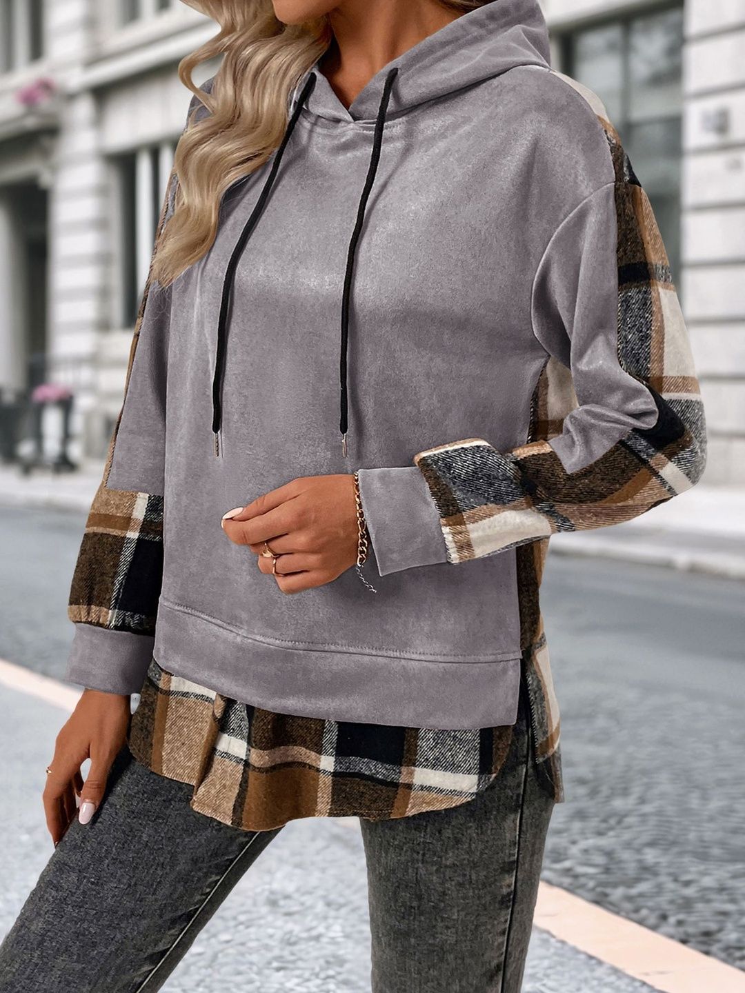 NOWI Women Colourblocked Hooded Sweatshirt