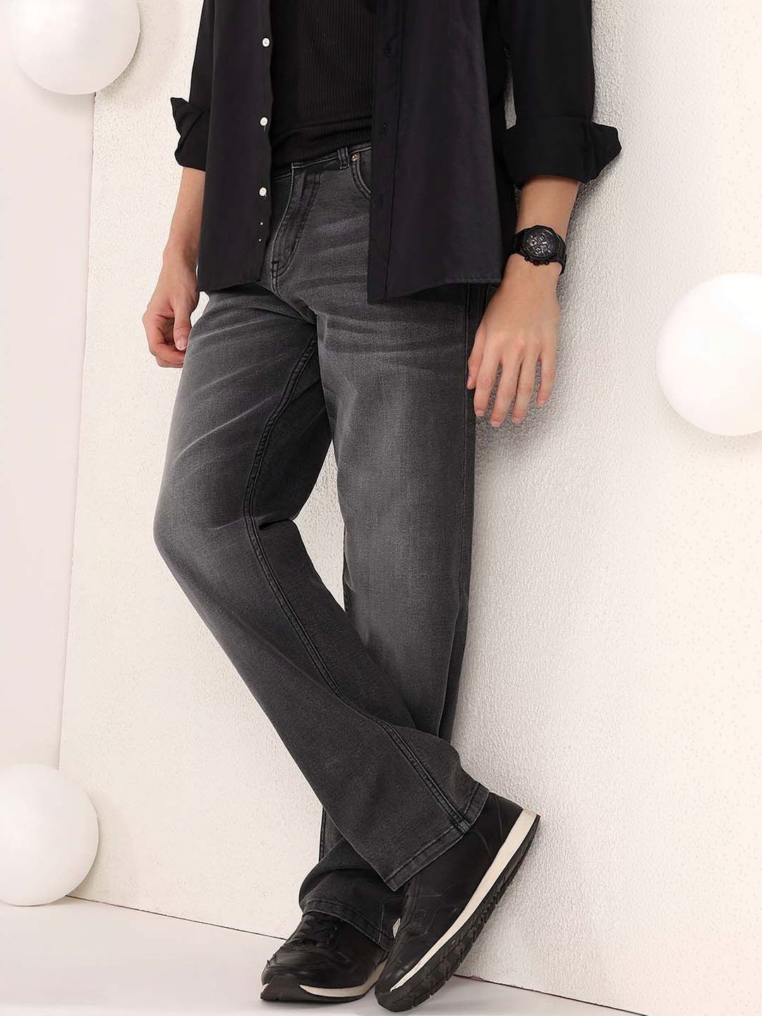 Straight Fit Mid-Rise Light Fade Jeans in Grey cotton Style 982 - Nowi Korean Fashion