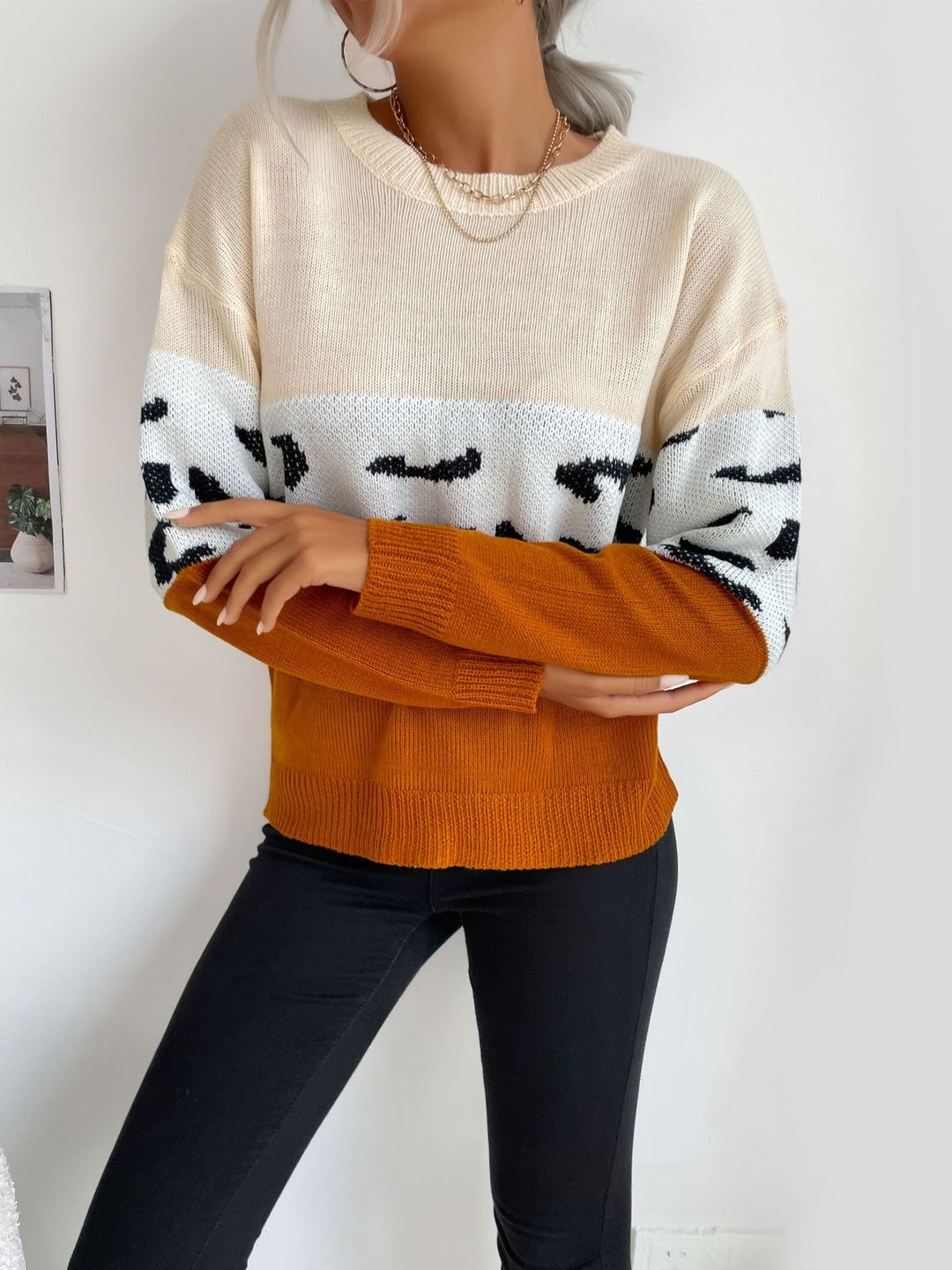 Women's White Animal Printed Pullover Blend Regular Fit