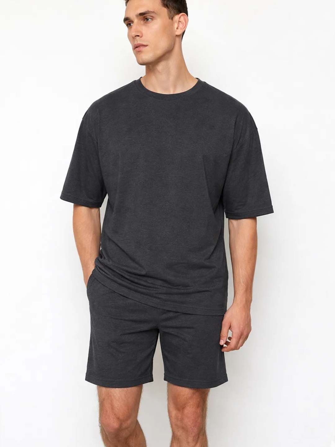 Round Neck Short Sleeves T-shirt with Shorts