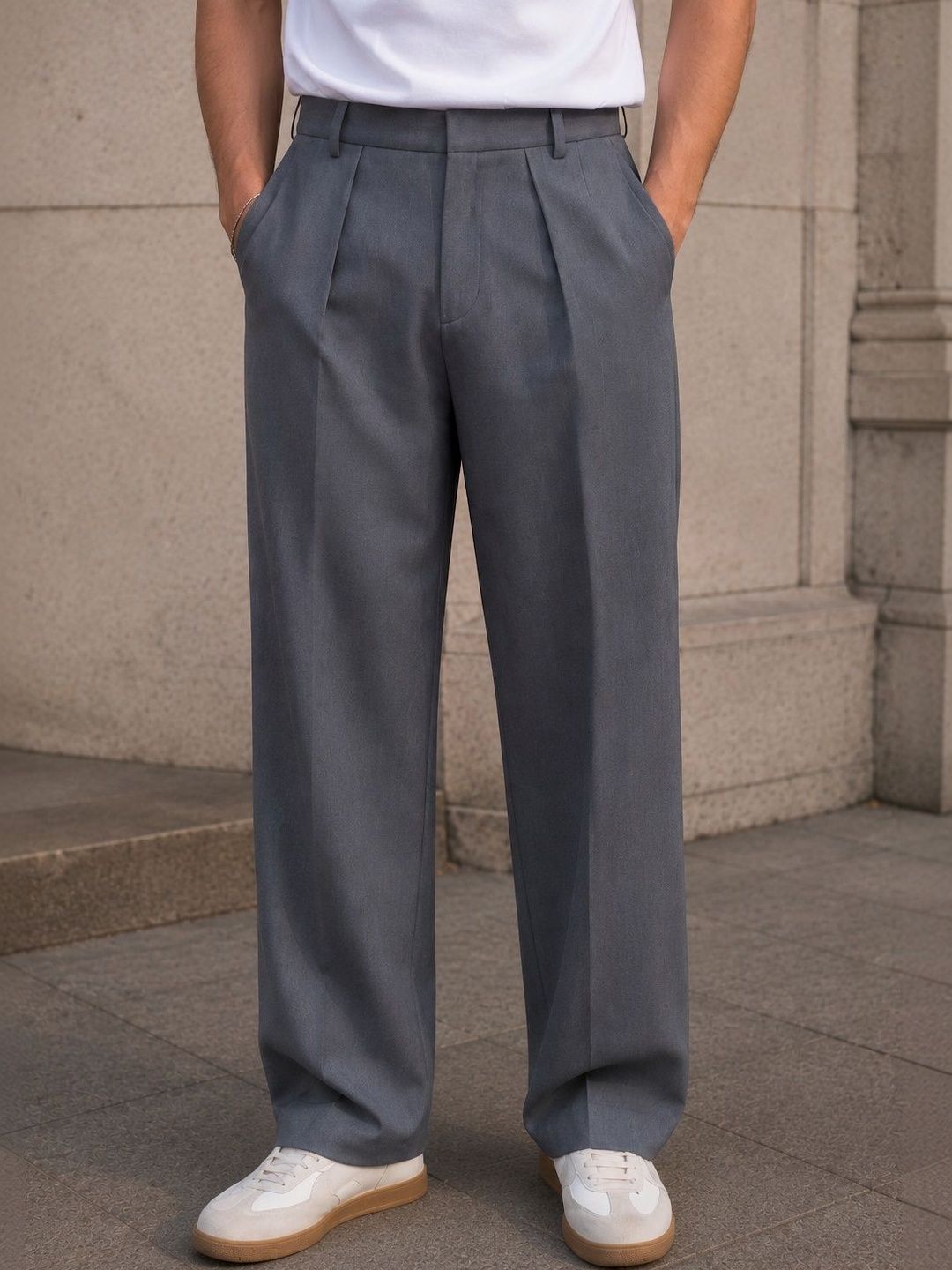 Men Relaxed Pleated Trousers