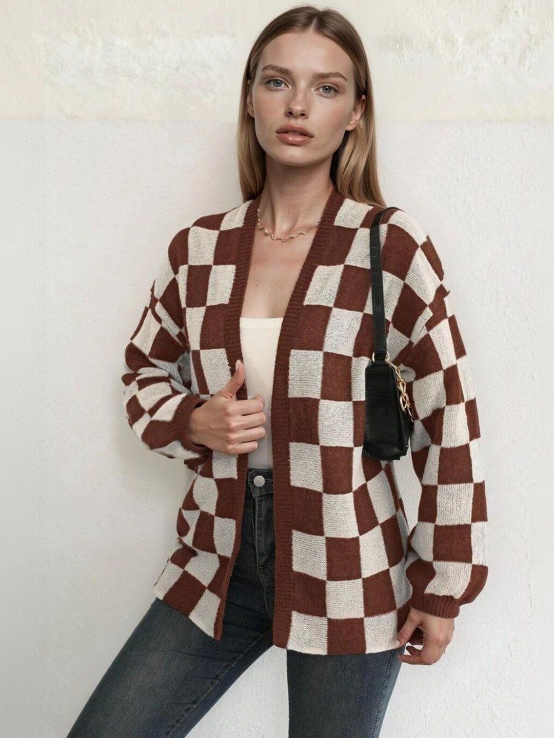 Checked Cardigan in Brown acrylic - Nowi Korean Fashion