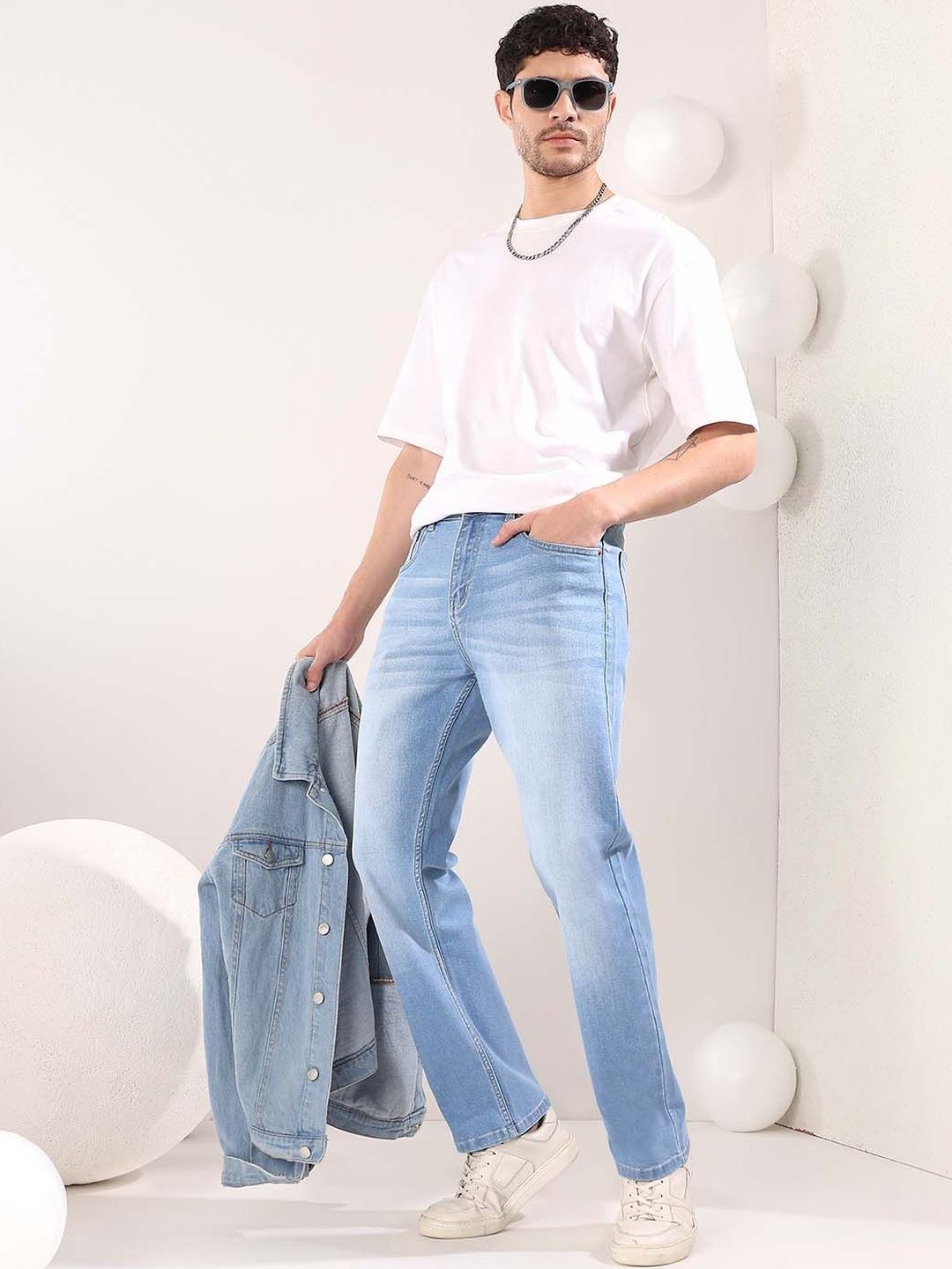 Men Straight Fit Mid-Rise Light Fade Jeans