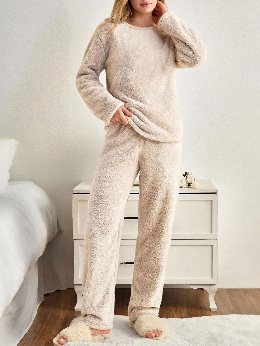 Round Neck Long Sleeves Night Suit