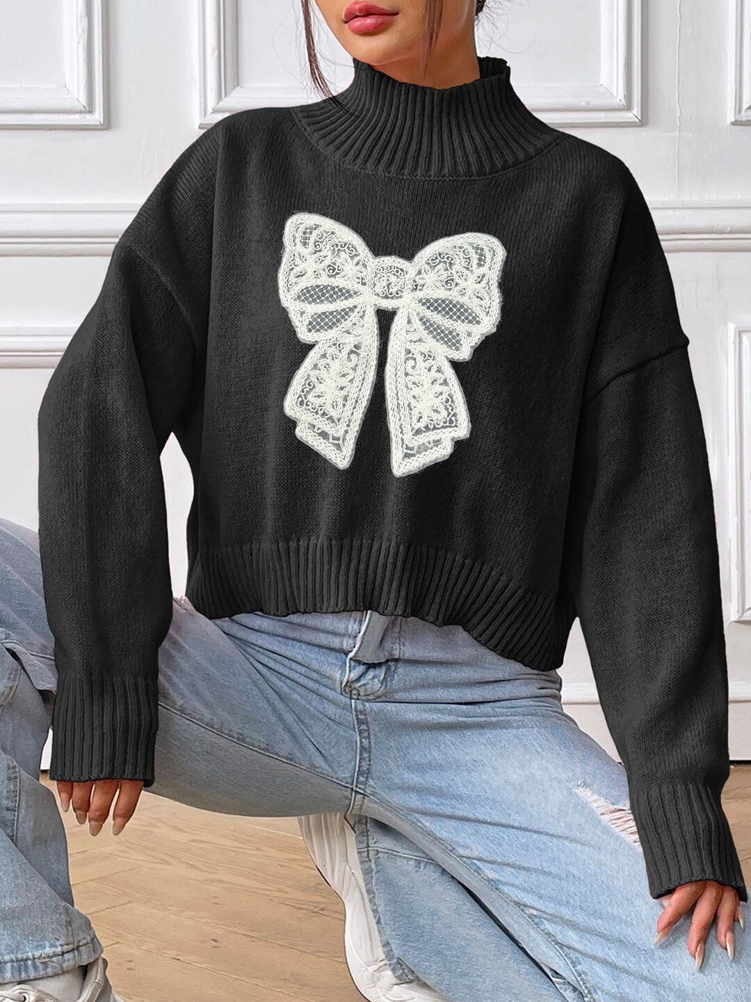 Women Embroidered Crop Pullover with Embroidered Detail