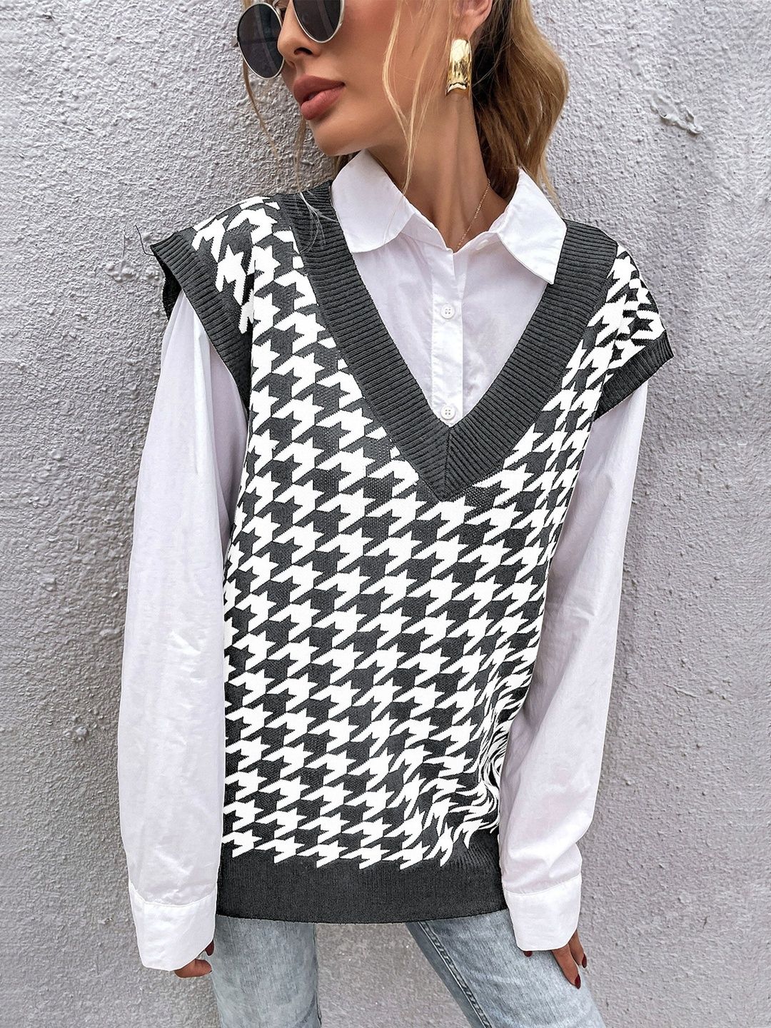 Women's White Checked Printed Sweater Vest