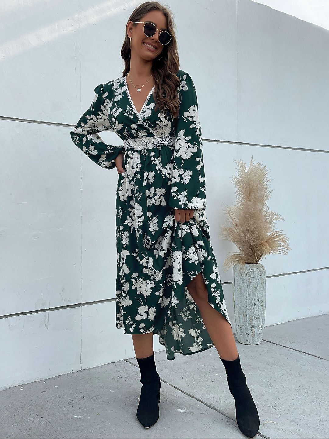 Women's Green Floral Print Fit & Flare Midi Dress Blend