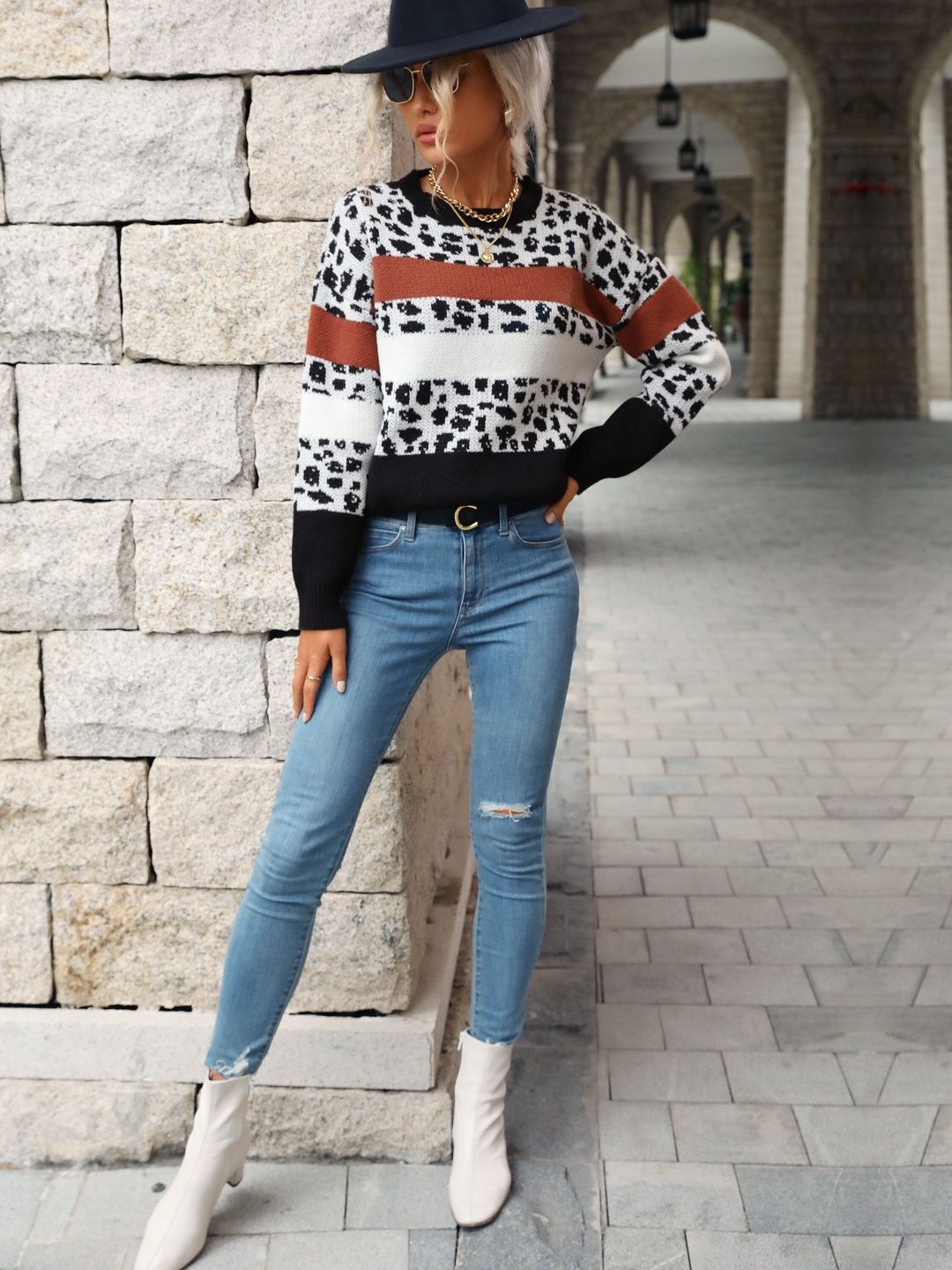 Women's White Animal Printed Pullover Blend Regular Fit