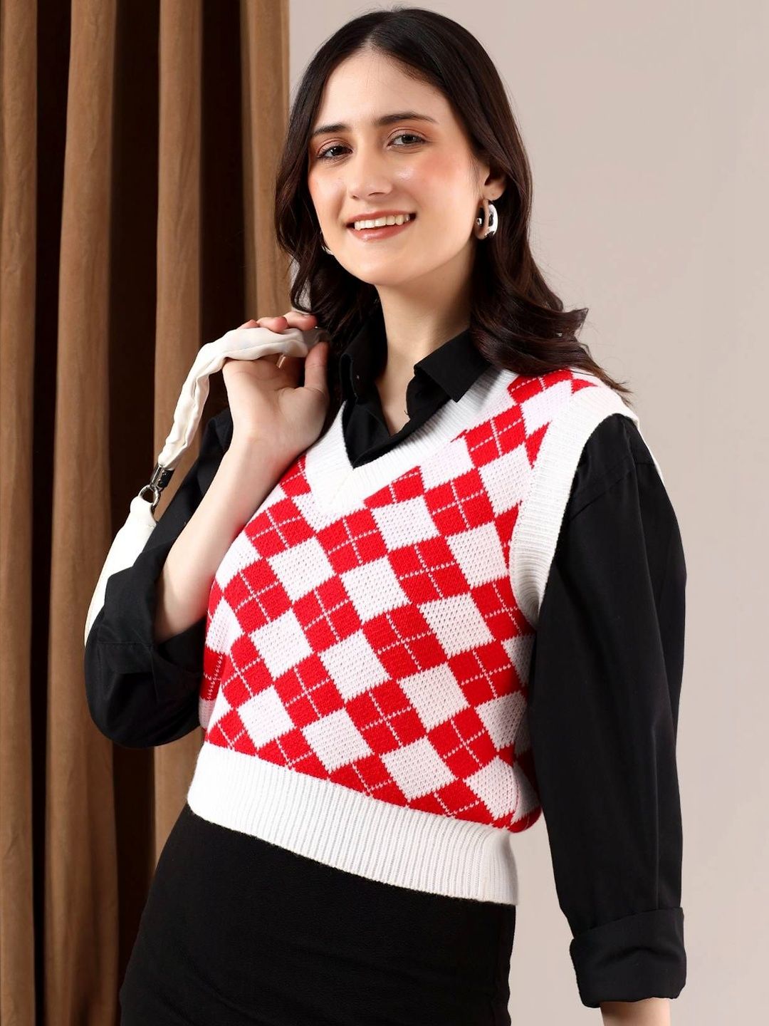 NOWI Women Argyle Colourblocked Woollen Crop Sweater Vest