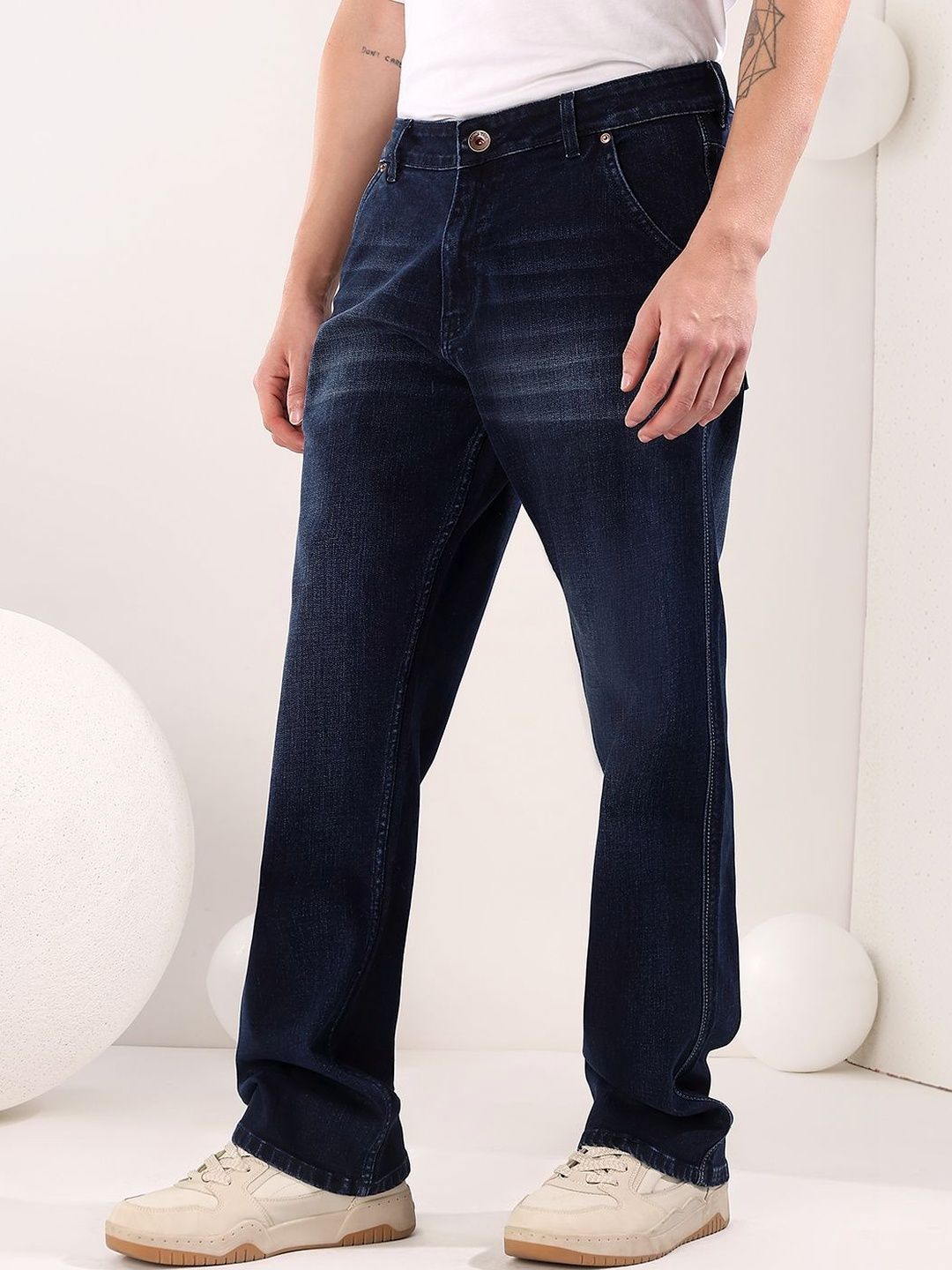 Men Regular Fit Mid-Rise Light Fade Jeans