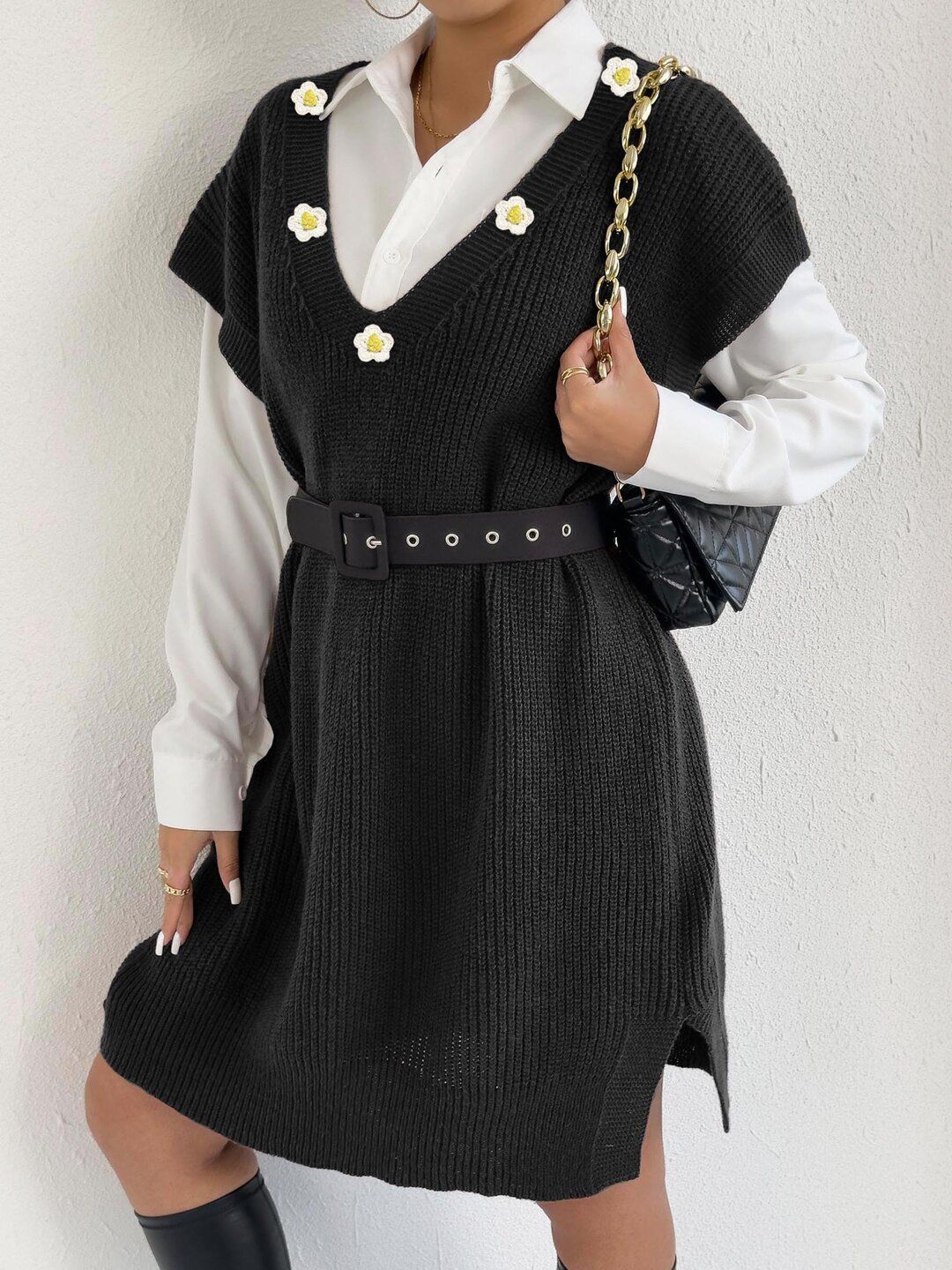 Women Ribbed Longline Sweater Vest with Applique Detail