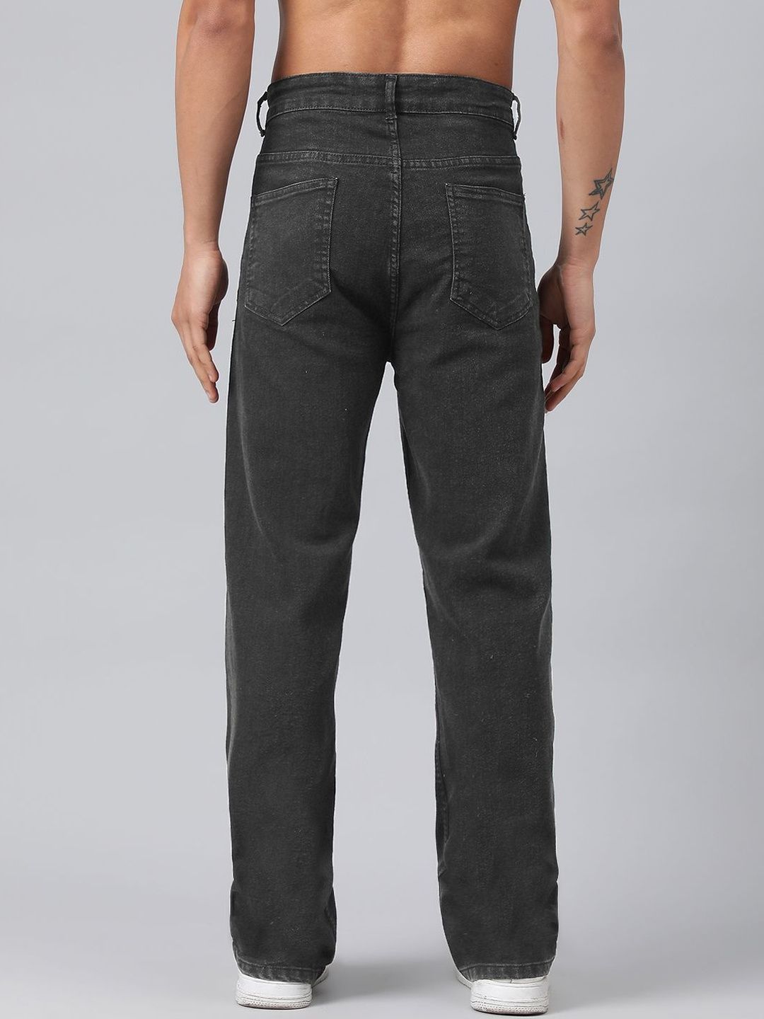 Men Relaxed Fit Mid-Rise Clean Look Cotton Jeans