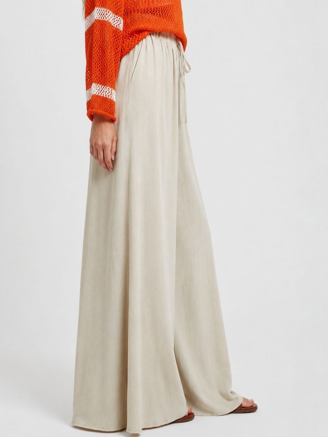 Women Relaxed Loose Fit High-Rise Trousers