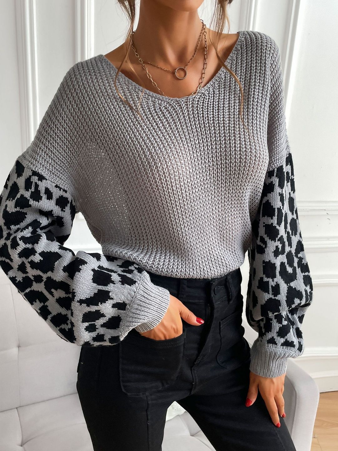 Women's Grey Animal Printed Pullover Blend Regular Fit