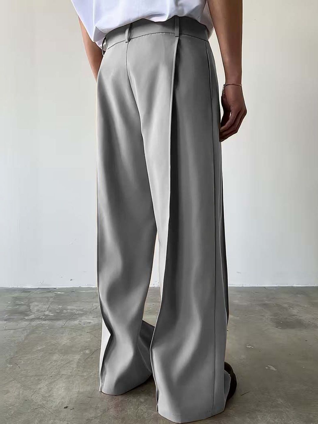 Men Wrinkle Free Pleated Trousers