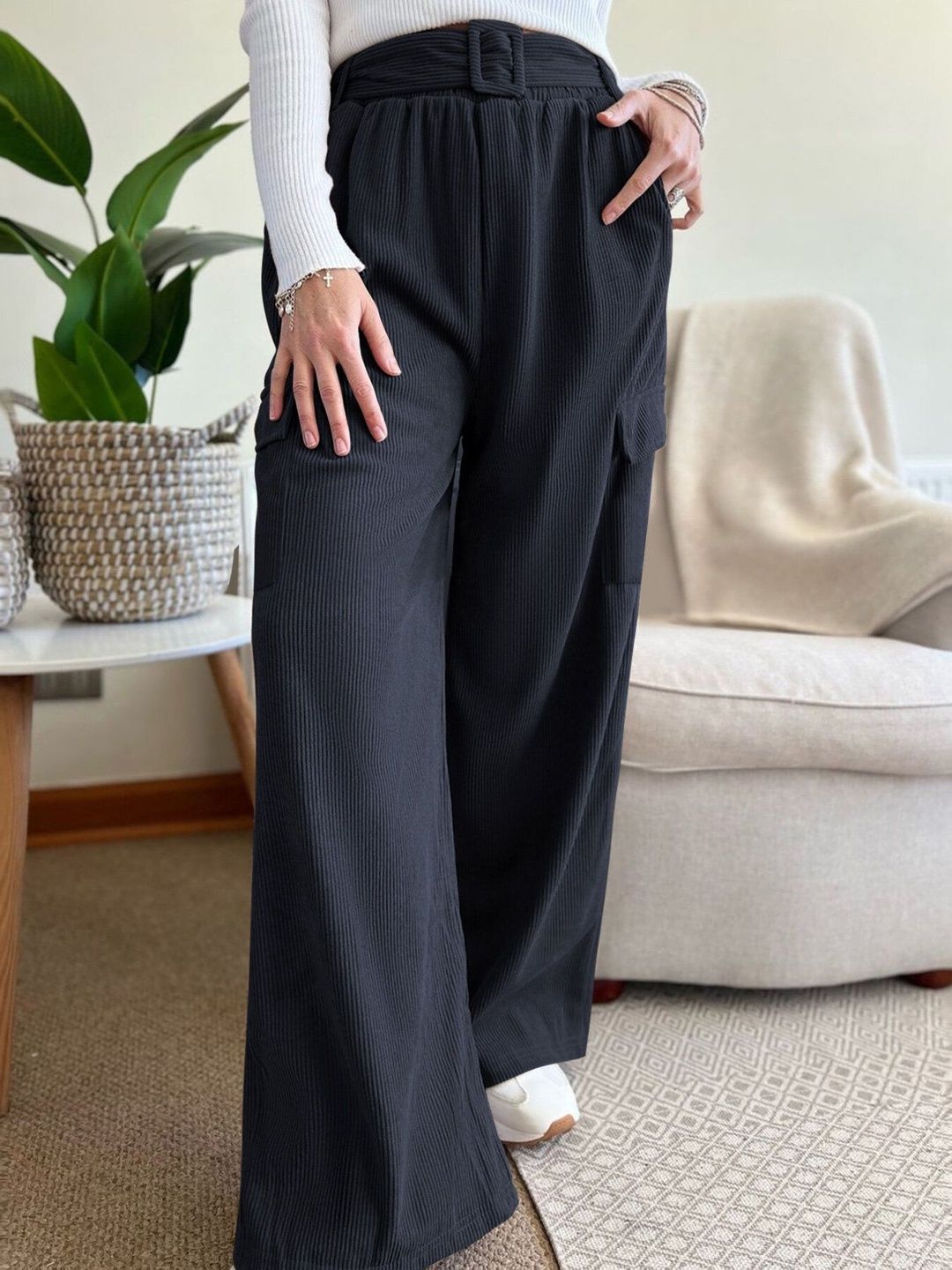 Women Loose Fit Cargos Trousers