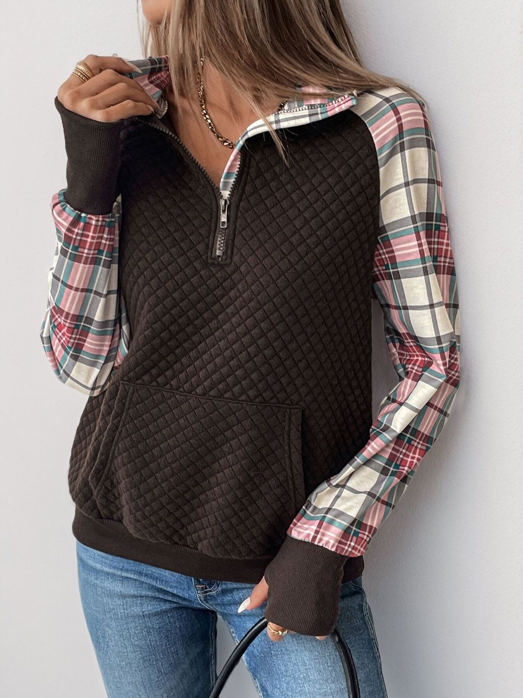Colourblocked Sweatshirt in Black Cotton Style 87 - Nowi Korean Fashion