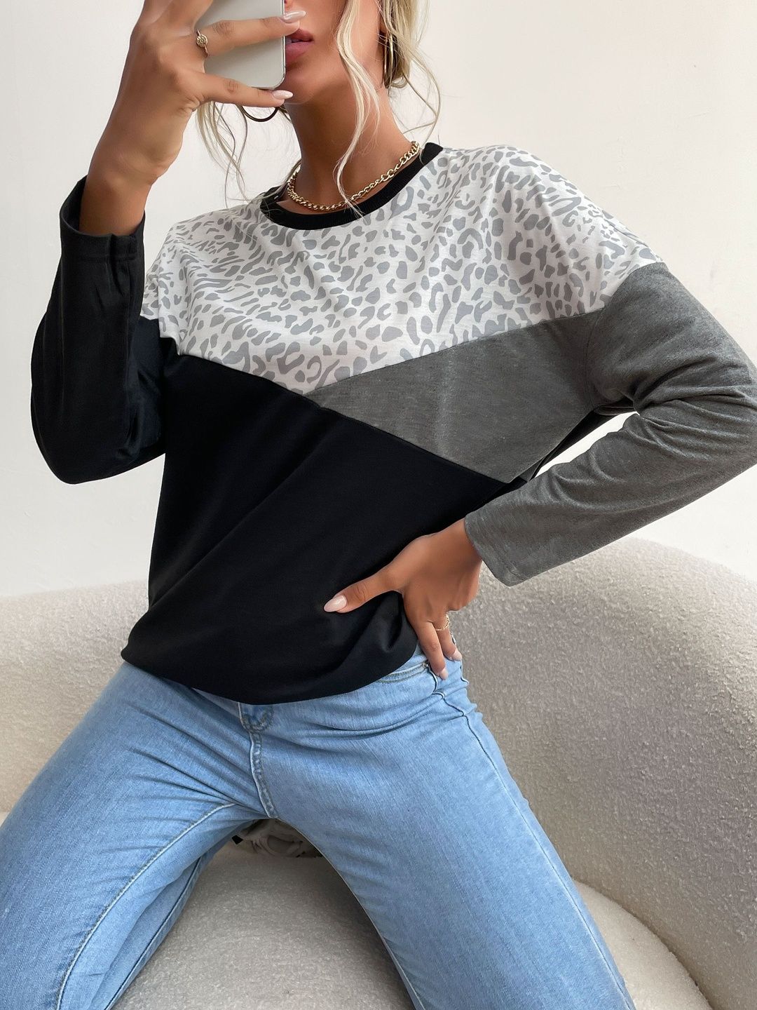 Women Colourblocked Sweatshirt