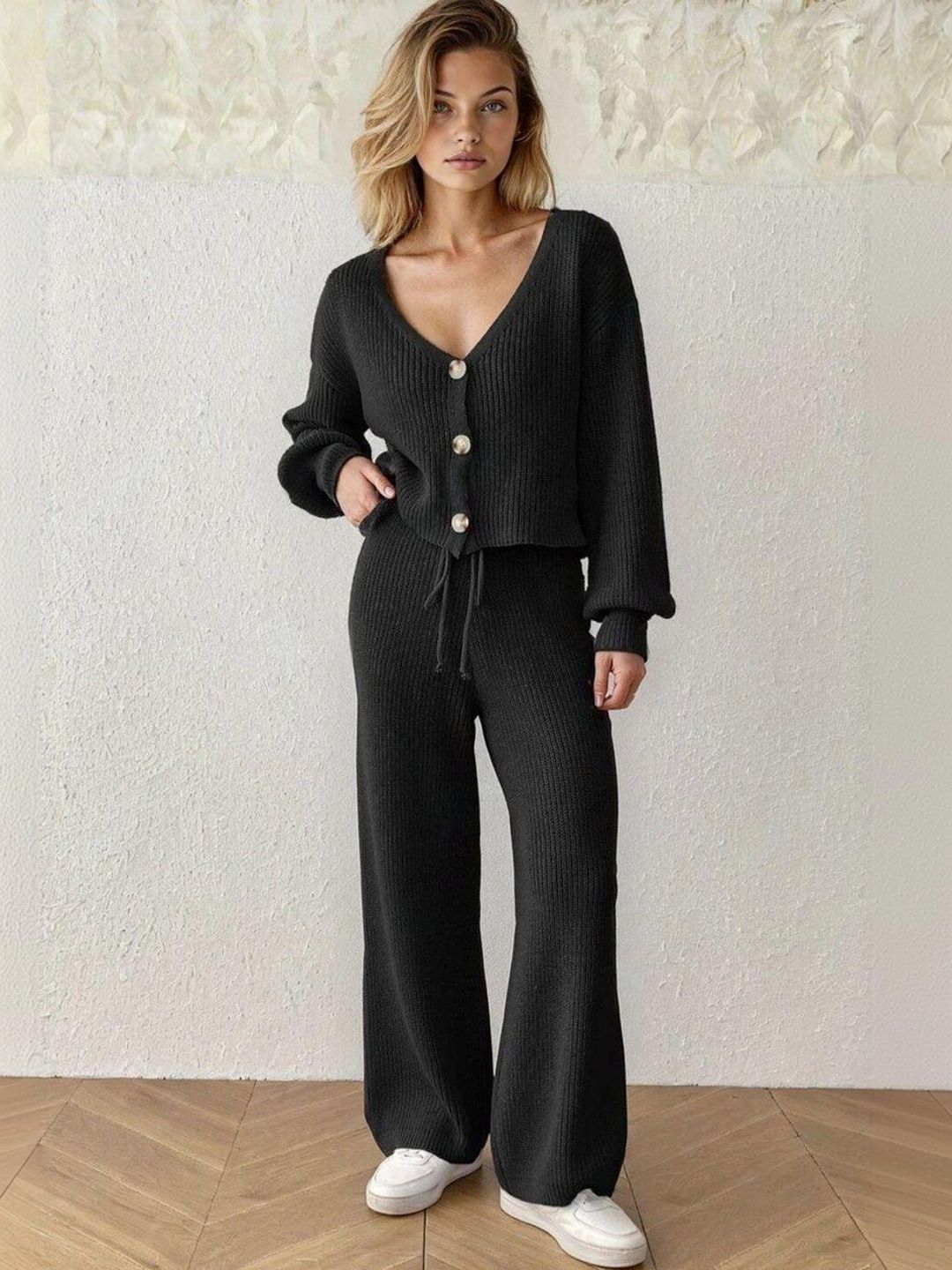 Ribbed Crop Cardigan in Black acrylic Long Sleeve - Nowi Korean Fashion