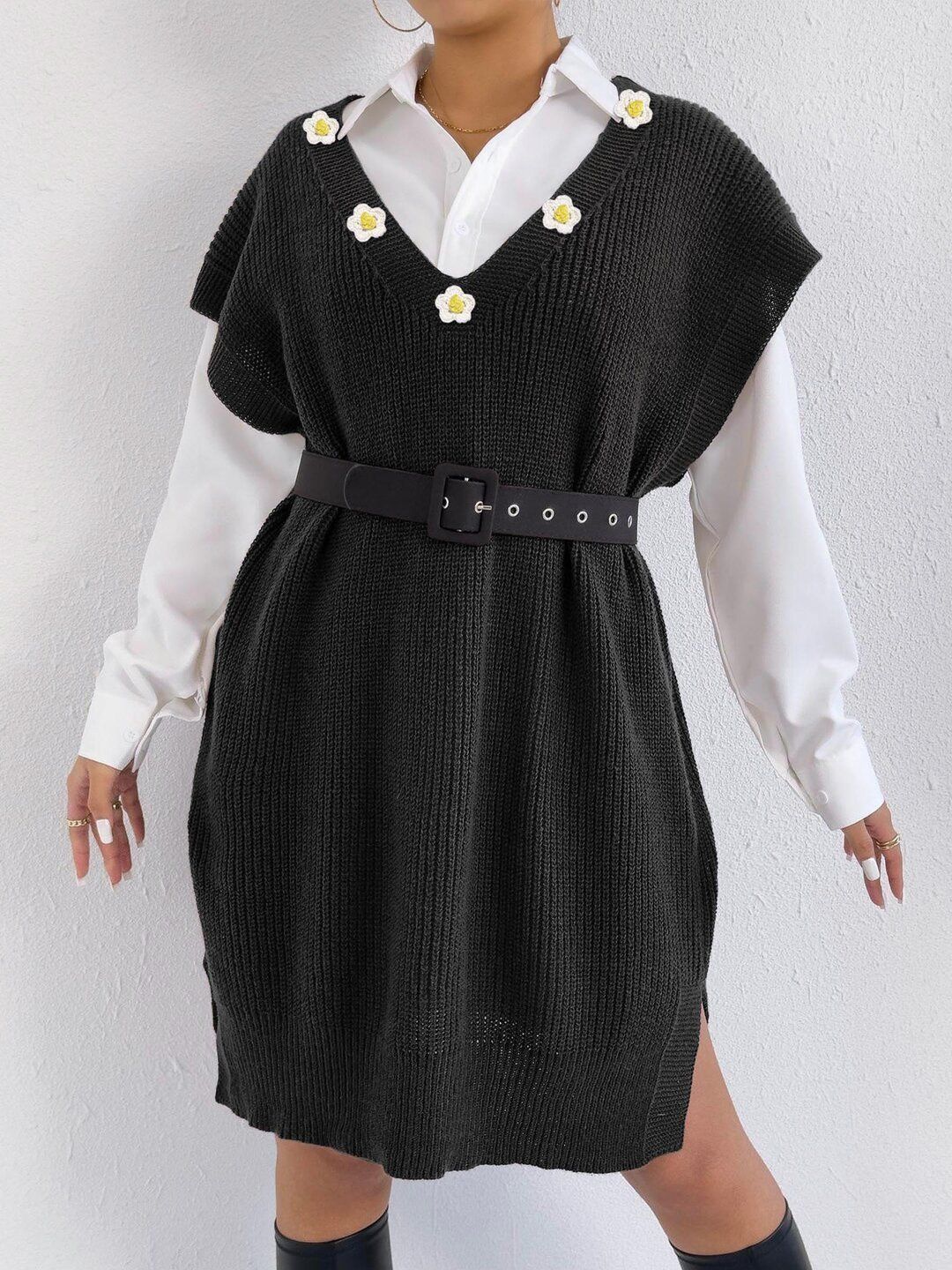 Women Ribbed Longline Sweater Vest with Applique Detail